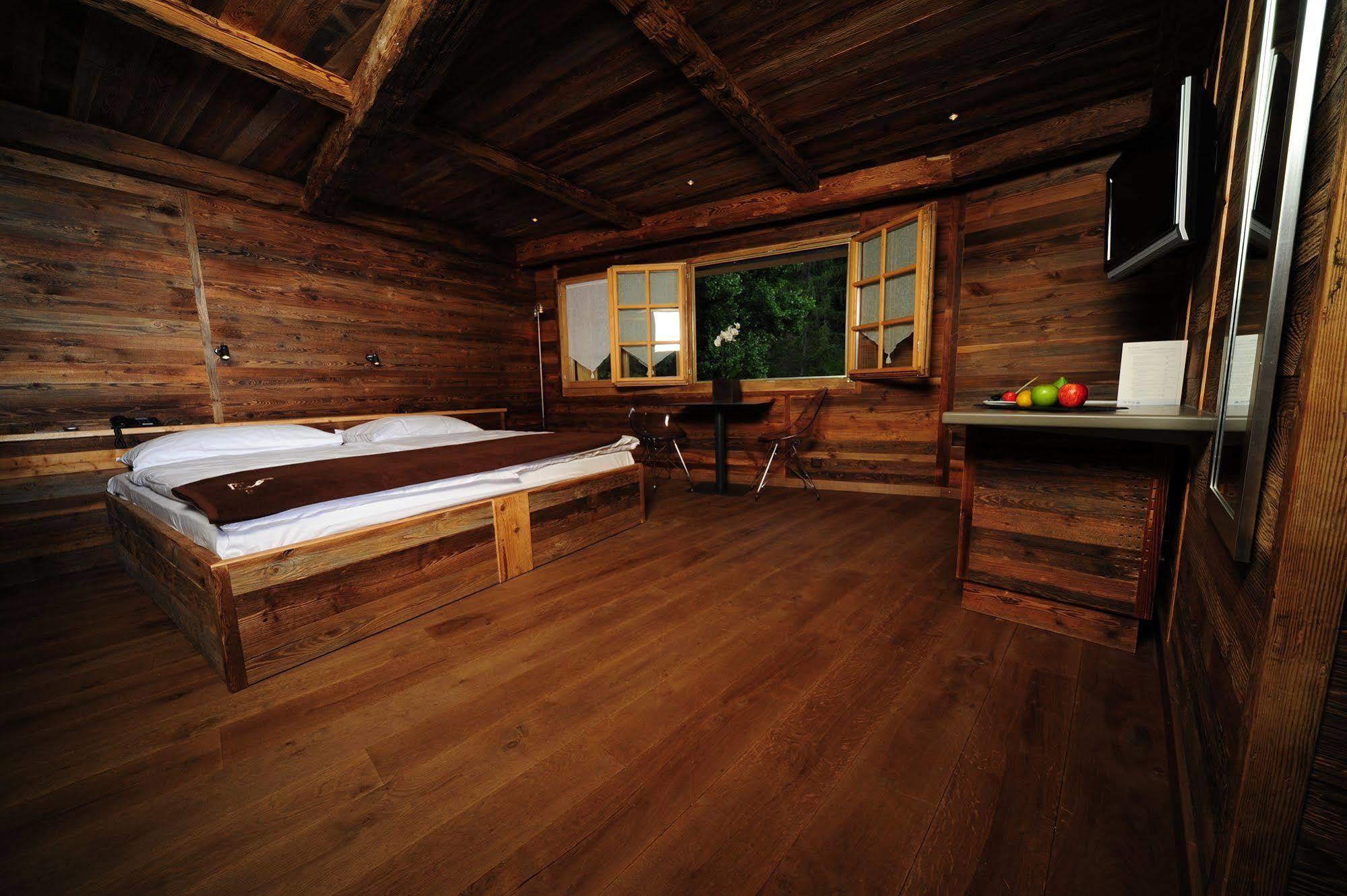 Hotel Etrier Кранс Монтана Екстериор снимка