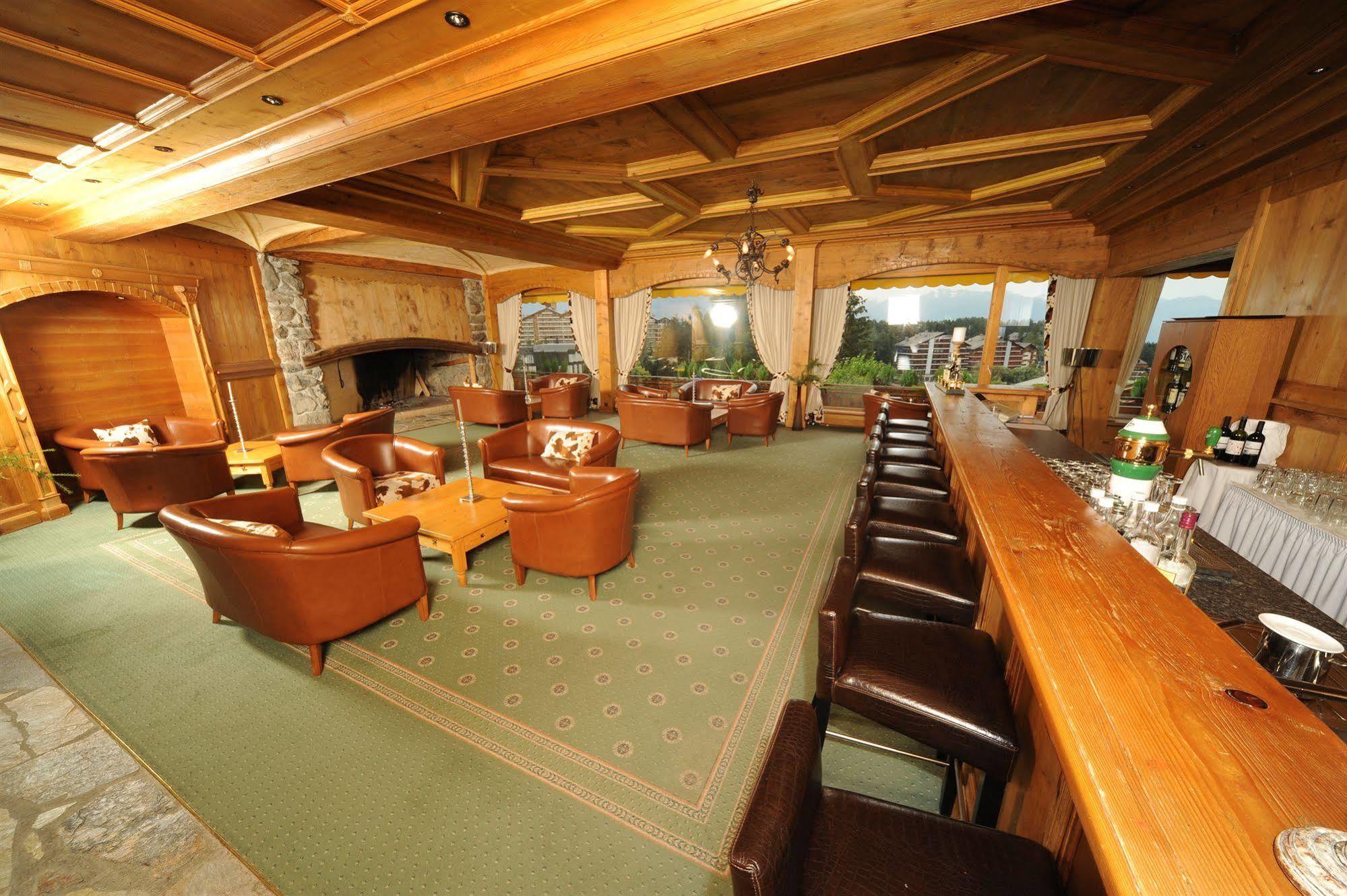 Hotel Etrier Кранс Монтана Екстериор снимка