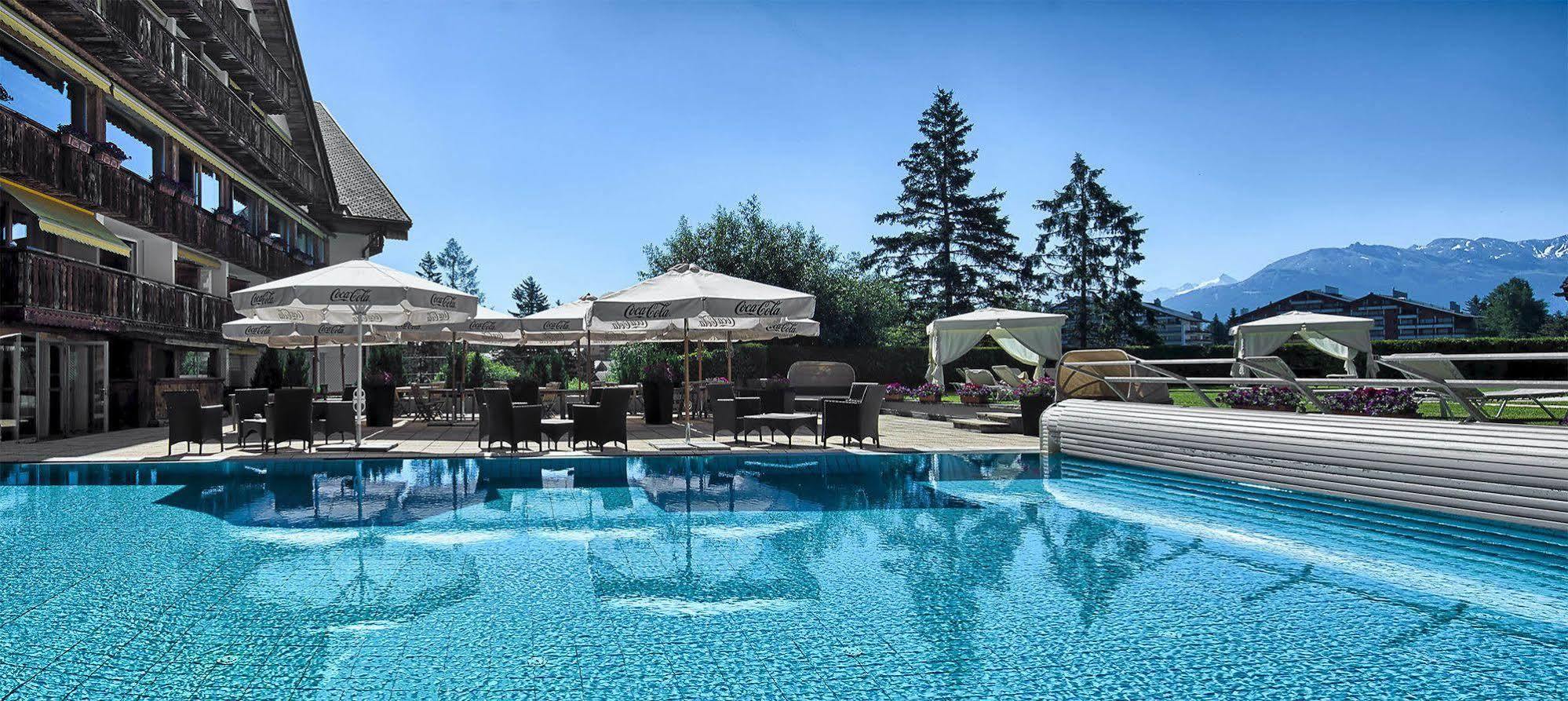 Hotel Etrier Кранс Монтана Екстериор снимка